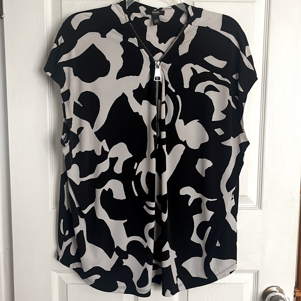Alfani Woman’s cow print top